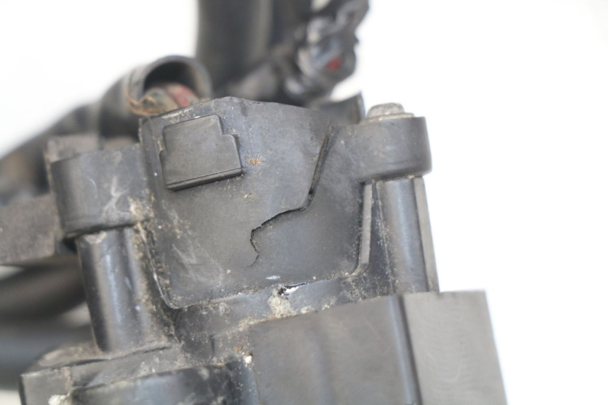 photo de KIT FECHADURA CHAVE NEIMAN HONDA CBR RR FIREBLADE 900 (1992 - 1994) - Zoom do estado de desgaste