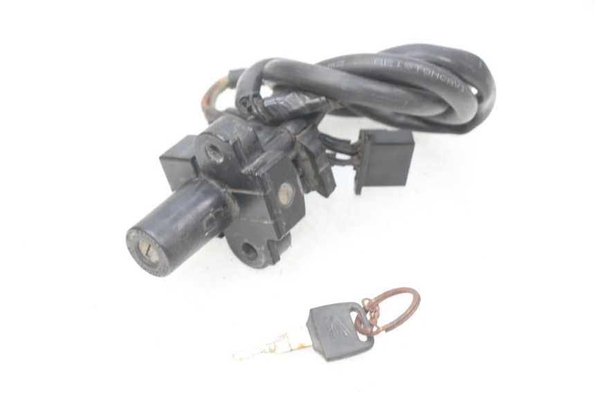 photo de KIT FECHADURA CHAVE NEIMAN HONDA CBR RR FIREBLADE 900 (1992 - 1994) - Pontos de fixação