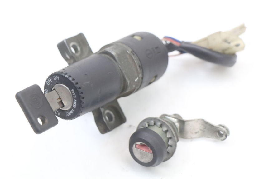 photo de KIT FECHADURA CHAVE NEIMAN APRILIA CLASSIC 125 (1995 - 2001) - Detalhe da peça