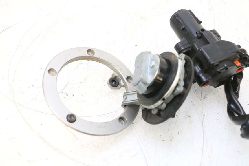 photo de KIT FECHADURA CHAVE NEIMAN KAWASAKI ER-6 ER6 F ABS 650 (2012 - 2016) - Detalhe da peça