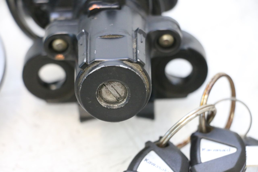 photo de KIT FECHADURA CHAVE NEIMAN KAWASAKI ER-6 ER6 F ABS 650 (2012 - 2016) - Vista de perto