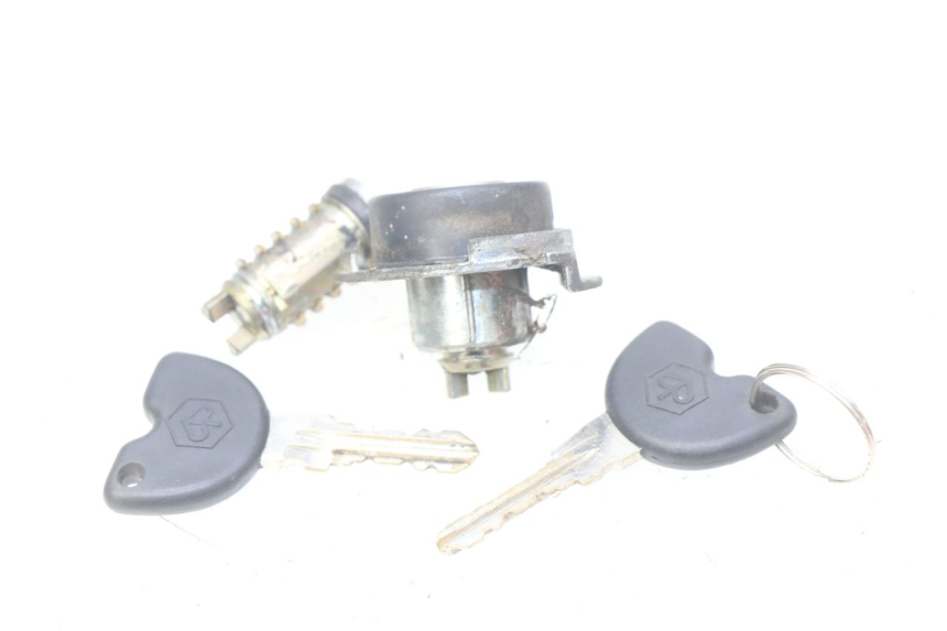 photo de KIT FECHADURA CHAVE NEIMAN PIAGGIO FLY 100 (2006 - 2010) - Detalhe da peça