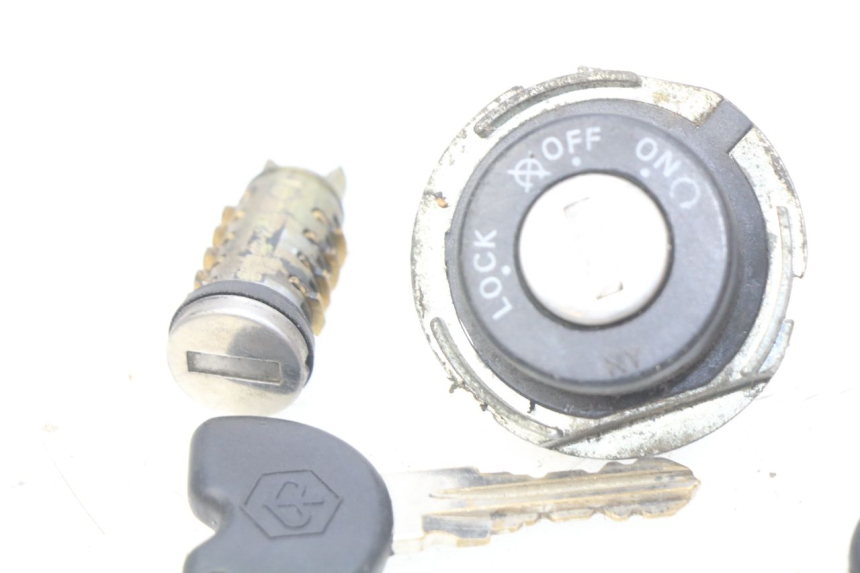 photo de KIT FECHADURA CHAVE NEIMAN PIAGGIO FLY 100 (2006 - 2010) - Ampliação técnica