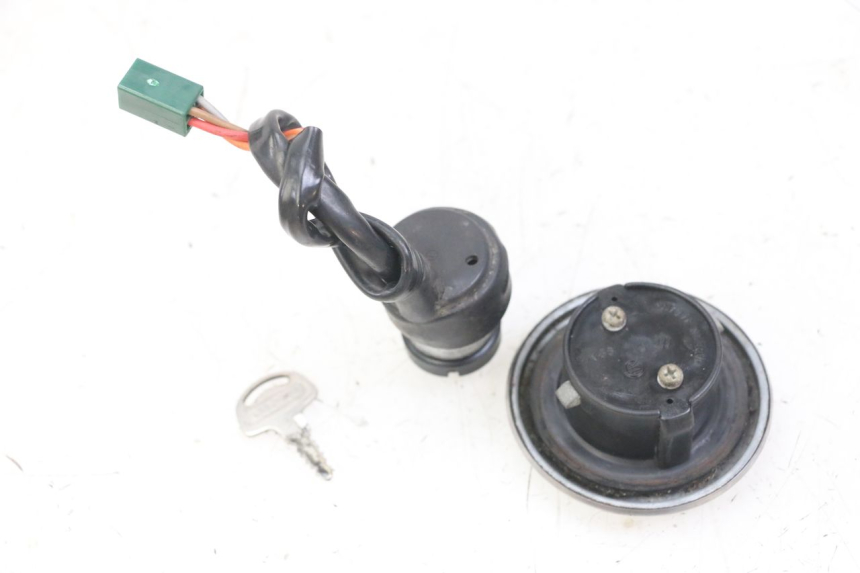 photo de KIT FECHADURA CHAVE NEIMAN SUZUKI GN 125 (1997 - 2000) - Zoom do estado de desgaste
