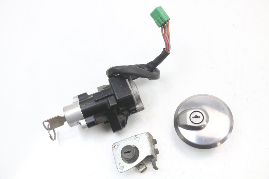 photo de KIT FECHADURA CHAVE NEIMAN SUZUKI GZ MARAUDER 125 (1998 - 2004) - Vista principal