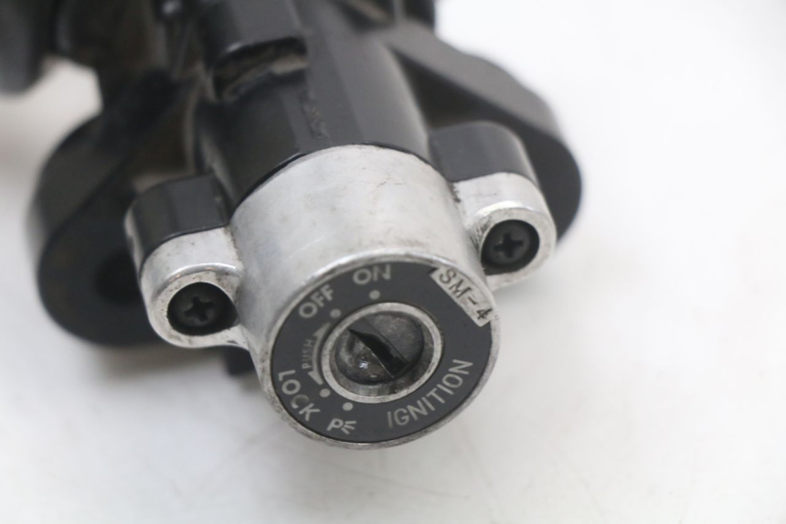 photo de KIT FECHADURA CHAVE NEIMAN SUZUKI GZ MARAUDER 125 (1998 - 2004) - Peça verificada