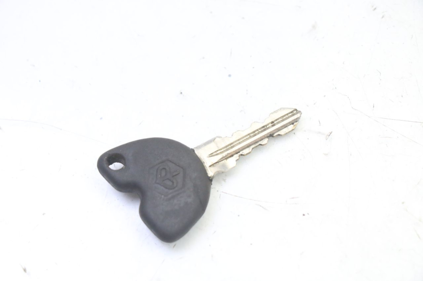 photo de KIT FECHADURA CHAVE NEIMAN PIAGGIO LIBERTY 4T 50 (2009 - 2015) - Pontos de fixação