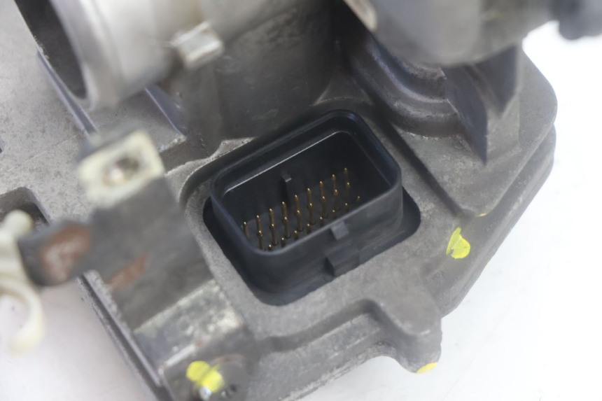 photo de KIT FECHADURA CHAVE IGNIÇÃO PIAGGIO MP3 500 (2016 - 2018) - Detalhes característicos