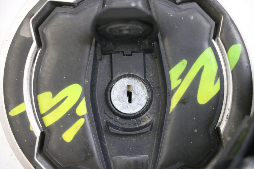 photo de KIT FECHADURA CHAVE NEIMAN KAWASAKI NINJA 400 (2018 - 2023) - Outro ângulo de visão