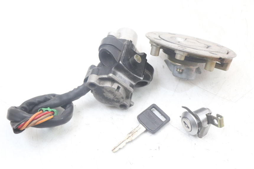 photo de KIT FECHADURA CHAVE NEIMAN SUZUKI SV N 650 (1999 - 2002) - Detalhe da peça