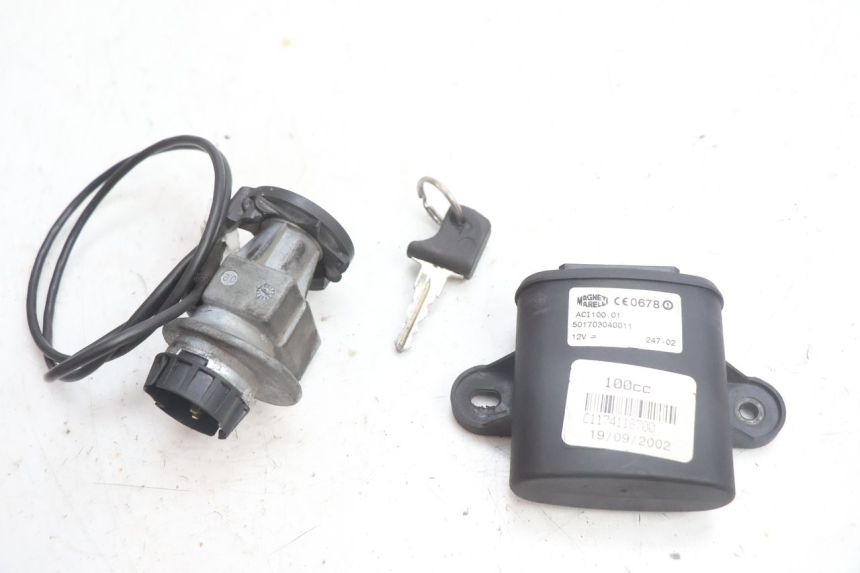 photo de KIT FECHADURA CHAVE DE IGNIÇÃO PEUGEOT VIVACITY 100 (1999 - 2008) - Vista principal