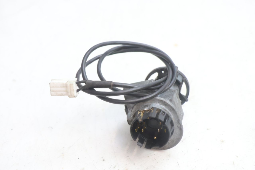 photo de KIT FECHADURA CHAVE DE IGNIÇÃO PEUGEOT VIVACITY 100 (1999 - 2008) - Pontos de fixação
