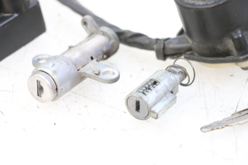 photo de KIT FECHADURA CHAVE NEIMAN YAMAHA XV VIRAGO 535 (1988 - 2004) - Marcações e referências