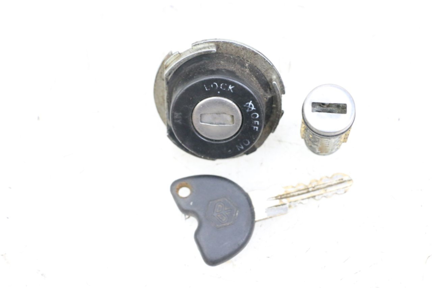 photo de KIT FECHADURA CHAVE NEIMAN PIAGGIO ZIP 2T 50 (2009 - 2019) - Detalhe da peça
