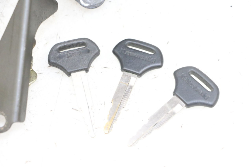photo de KIT FECHADURA CHAVE NEIMAN KAWASAKI ZR 7 750 (1999 - 2004) - Ampliação dos componentes