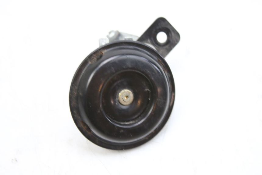 photo de BUZINA PEUGEOT KISBEE 4T 50 (2010 - 2017) - Detalhe da peça