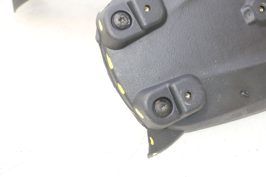 photo de RASPADOR DE RODA PIAGGIO MP3 HPE 530 (2022 - 2026) - Pontos de fixação