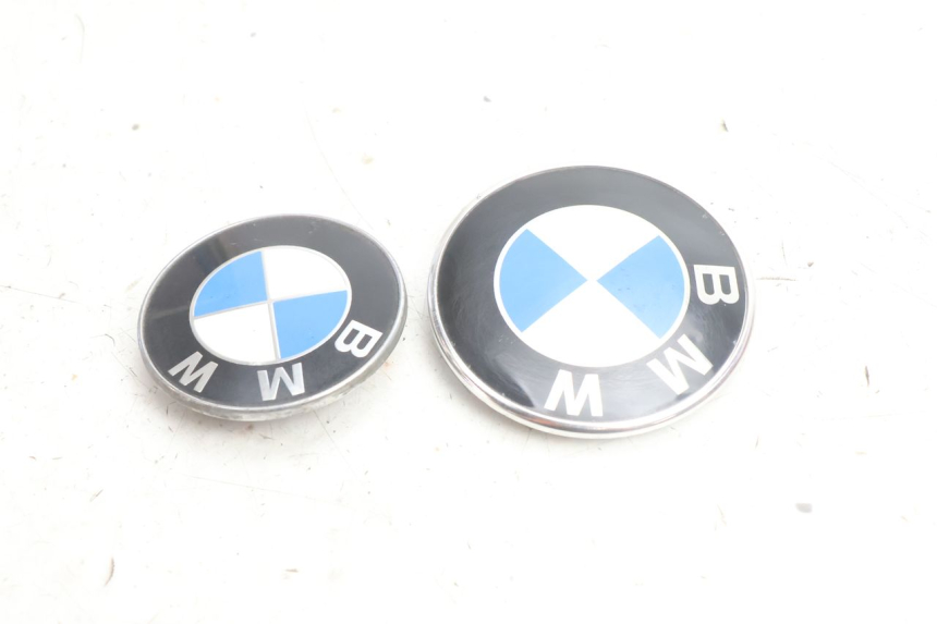 photo de LOGO DA MARCA BMW C1 125 (2000 - 2003) - Detalhe da peça