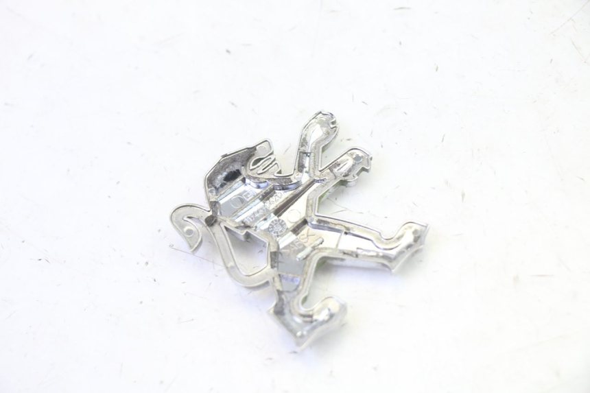 photo de LOGO DA MARCA PEUGEOT ELYSTAR 50 (2002 - 2014) - Zoom do estado de desgaste
