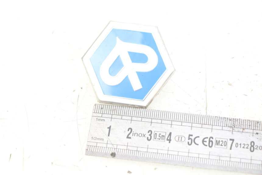 photo de LOGO DA MARCA PIAGGIO FLY 4T 50 (2013 - 2017) - Detalhe da peça