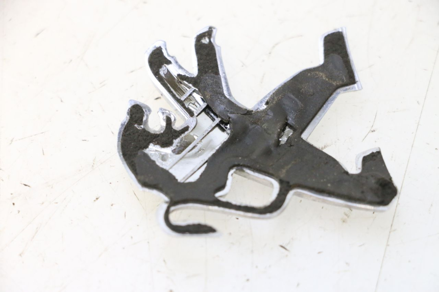 photo de LOGO DA MARCA PEUGEOT KISBEE 2T 50 (2010 - 2017) - Zoom do estado de desgaste