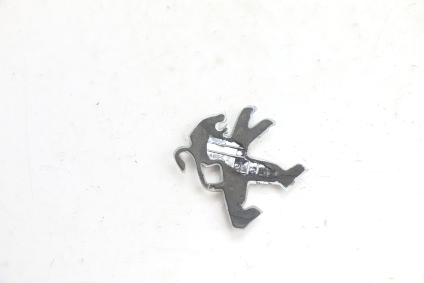 photo de LOGO DA MARCA PEUGEOT KISBEE 4T 50 (2018 - 2022) - Zoom do estado de desgaste
