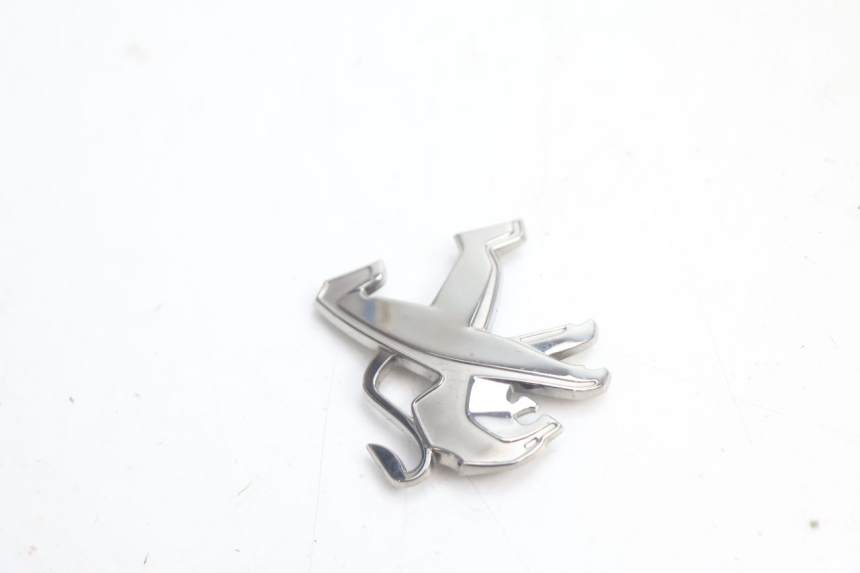 photo de LOGO DA MARCA PEUGEOT KISBEE 4T 50 (2018 - 2022) - Zoom do estado de desgaste