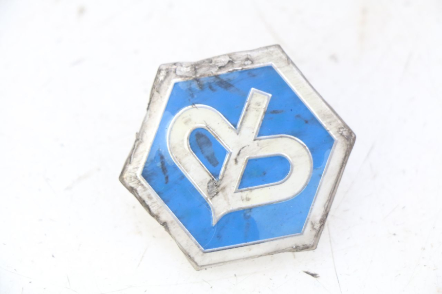 photo de LOGO DA MARCA PIAGGIO LIBERTY IGET S 125 (2016 - 2020) - Zoom do estado de desgaste