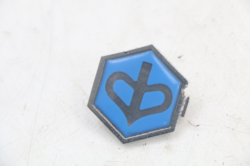 photo de LOGO DA MARCA PIAGGIO LIBERTY 125 (2009 - 2013) - Detalhe da peça
