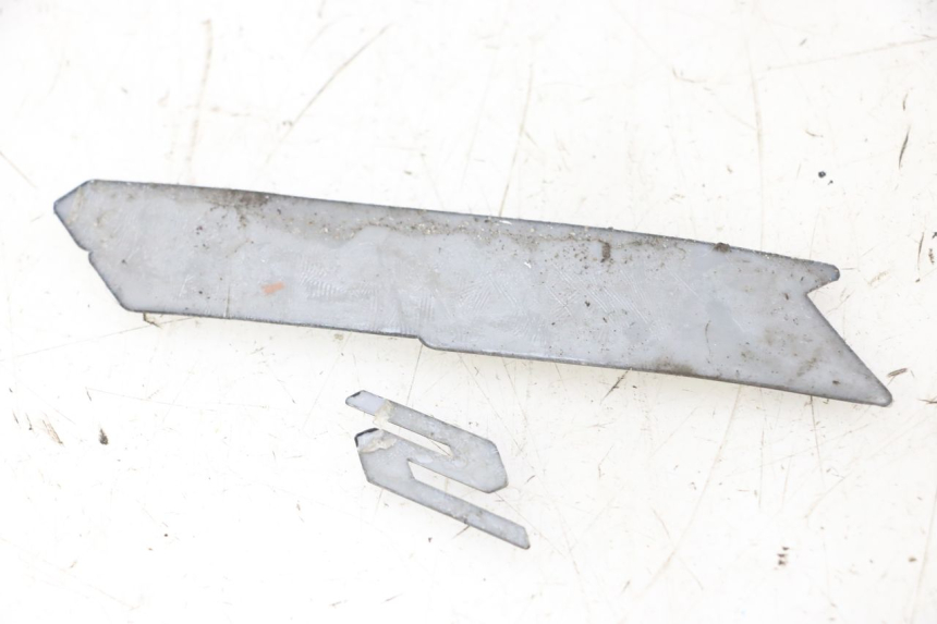 photo de LOGO DA MARCA PIAGGIO MP3 HPE 310 (2024 - 2025) - Pontos de fixação
