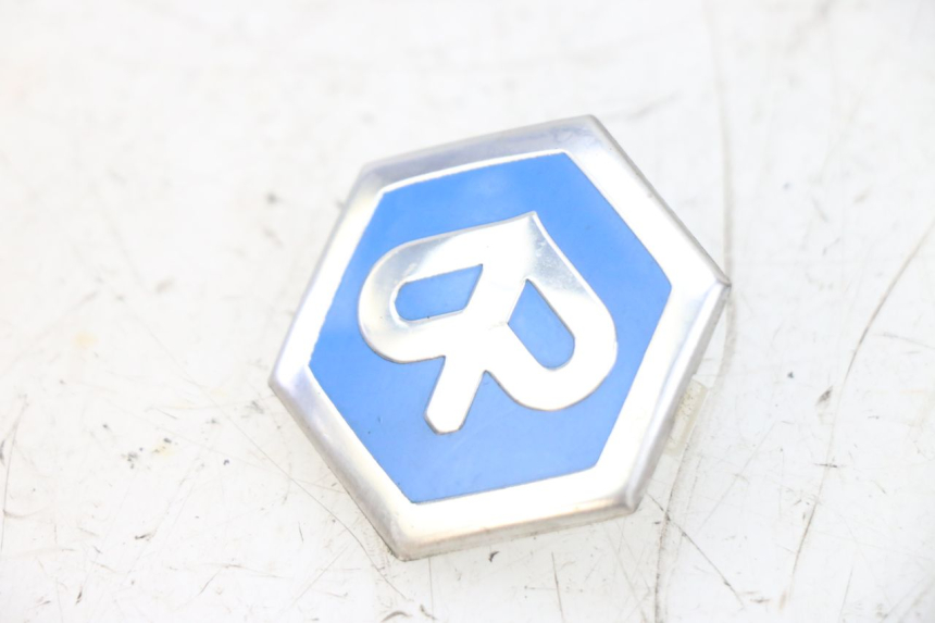 photo de LOGO DA MARCA PIAGGIO MP3 HPE 300 (2019 - 2026) - Detalhe da peça