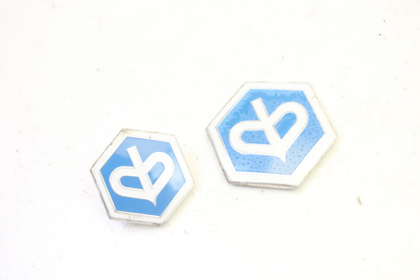 photo de LOGO DA MARCA PIAGGIO MP3 LT 400 (2007 - 2012) - Detalhe da peça
