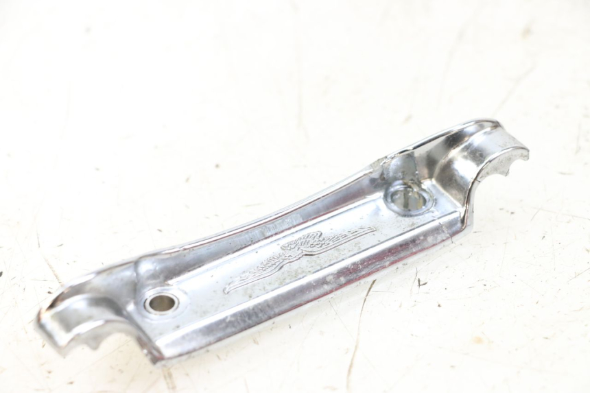 photo de LOGO DA MARCA MOTO GUZZI NORGE 8V GT 1200 (2011 - 2016) - Zoom do estado de desgaste