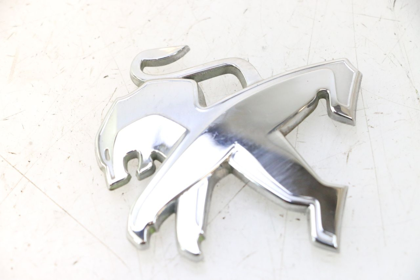 photo de LOGO DA MARCA PEUGEOT SATELIS 125 (2013 - 2018) - Ampliação técnica