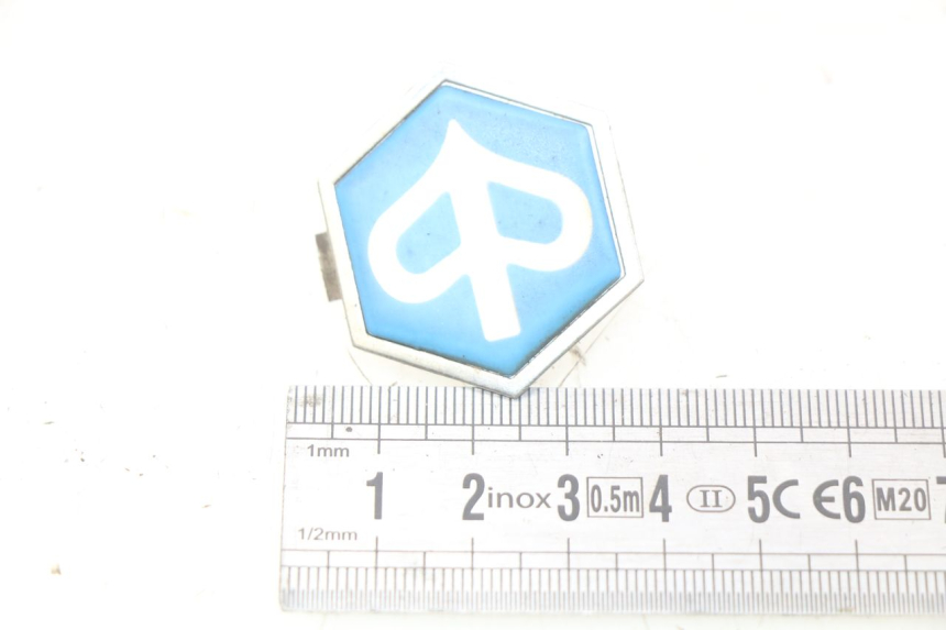 photo de LOGO DA MARCA PIAGGIO X8 125 (2004 - 2007) - Zoom do estado de desgaste