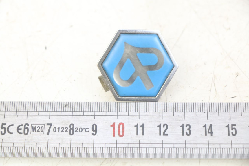 photo de LOGO DA MARCA PIAGGIO X9 EVOLUTION 125 (2003 - 2007) - Detalhe da peça