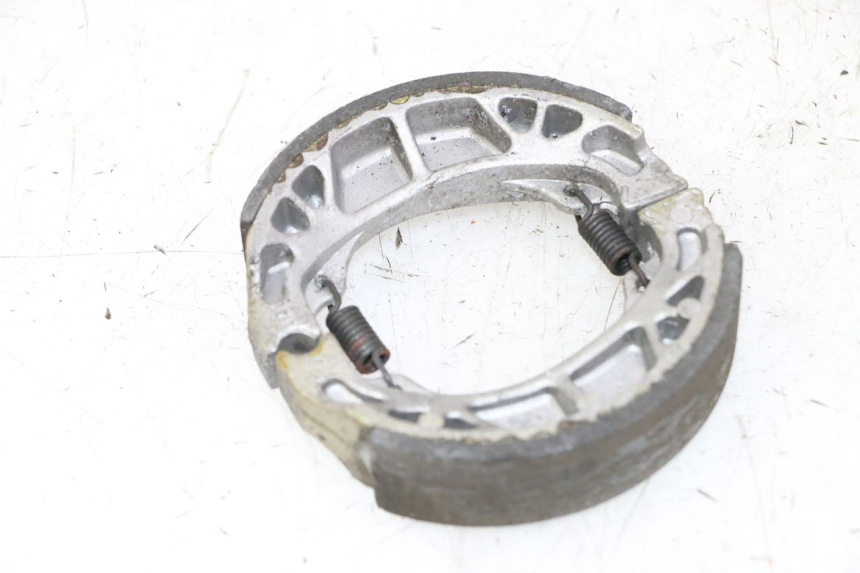 photo de Sapata de travão PEUGEOT KISBEE 2T 50 (2010 - 2017) - Zoom do estado de desgaste