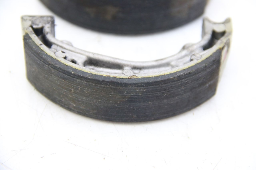 photo de Sapata de travão PEUGEOT KISBEE 4T 50 (2010 - 2017) - Outro ângulo de visão