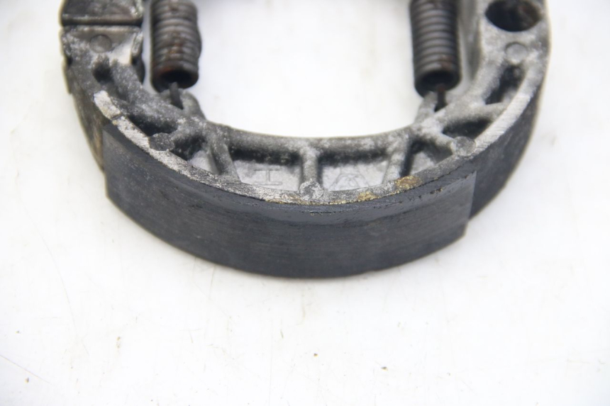photo de Sapata de travão PIAGGIO ZIP 4T 50 (2018 - 2020) - Pontos de fixação