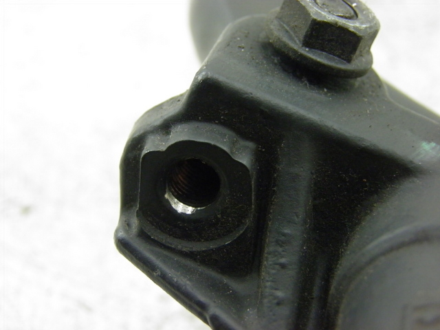 photo de CILINDRO MESTRE DO FREIO TRASEIRO PIAGGIO CARNABY 125 (2007 - 2011) - Pontos de fixação