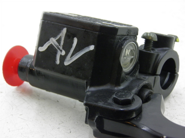 photo de CILINDRO MESTRE DO FREIO TRASEIRO PIAGGIO XEVO - X EVO 125 (2010 - 2015) - Ampliação técnica