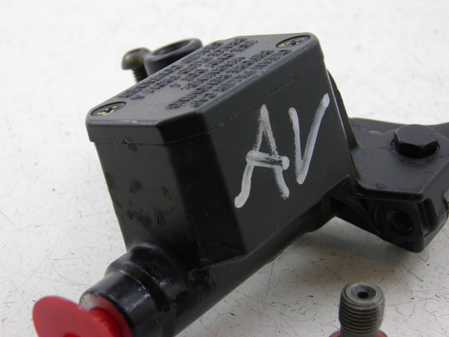 photo de CILINDRO MESTRE DO FREIO TRASEIRO PIAGGIO XEVO - X EVO 125 (2010 - 2015) - Pontos de fixação