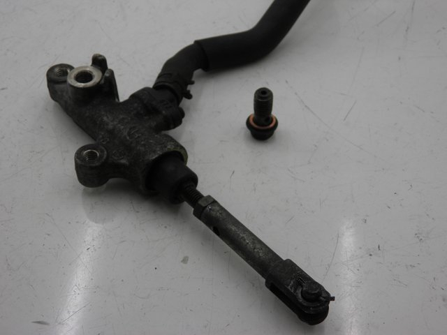photo de CILINDRO MESTRE DO FREIO TRASEIRO YAMAHA FZX FAZER 750 (1987 - 1998) - Peça verificada