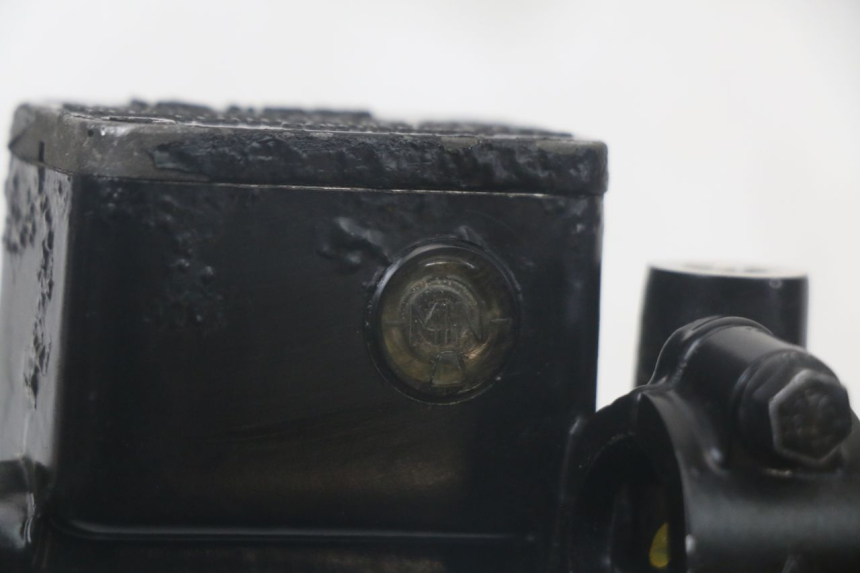 photo de CILINDRO MESTRE DIANTEIRO QUADRO 3D S 350 (2013 - 2018) - Pontos de fixação