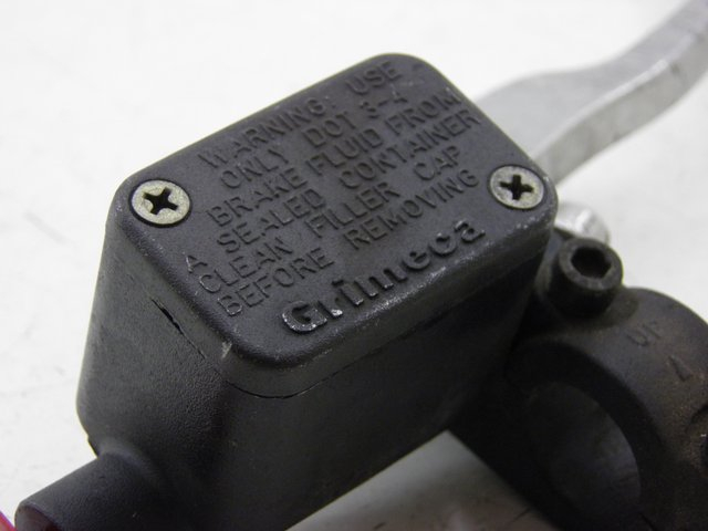 photo de CILINDRO MESTRE DIANTEIRO APRILIA LEONARDO ST 250 (2002 - 2005) - Ampliação técnica