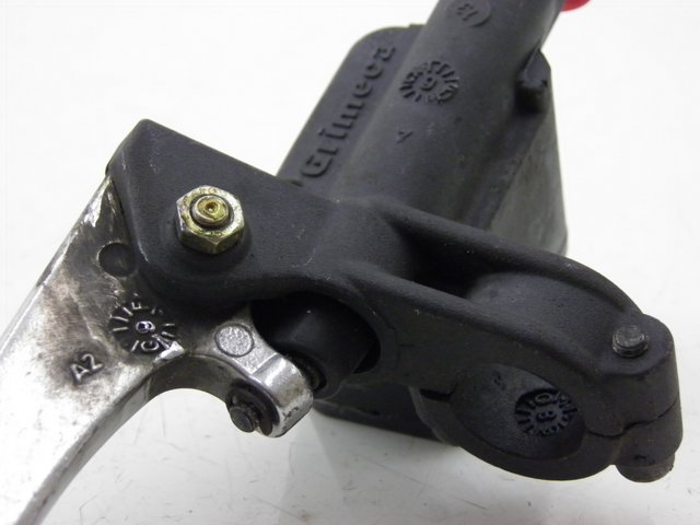 photo de CILINDRO MESTRE DIANTEIRO APRILIA LEONARDO ST 250 (2002 - 2005) - Estado da superfície