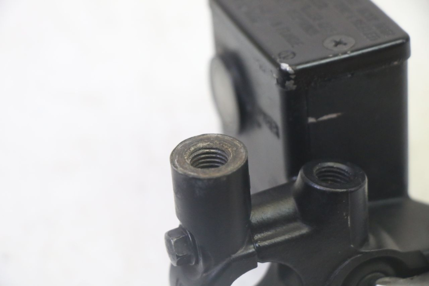 photo de CILINDRO MESTRE DIANTEIRO SUZUKI BURGMAN 125 (2007 - 2014) - Outro ângulo de visão