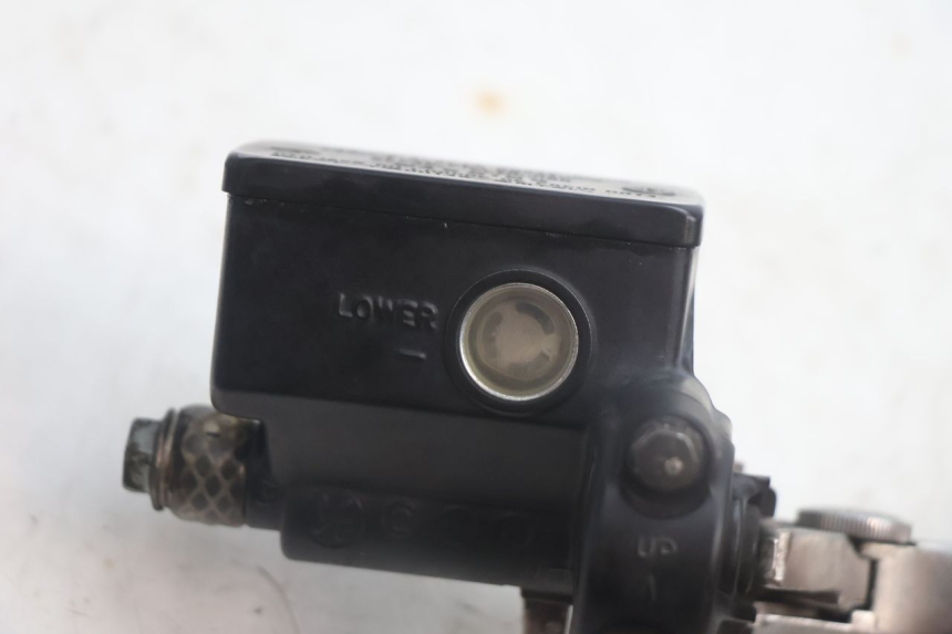 photo de CILINDRO MESTRE DIANTEIRO SUZUKI BURGMAN EXECUTIVE ABS 650 (2006 - 2012) - Pontos de fixação