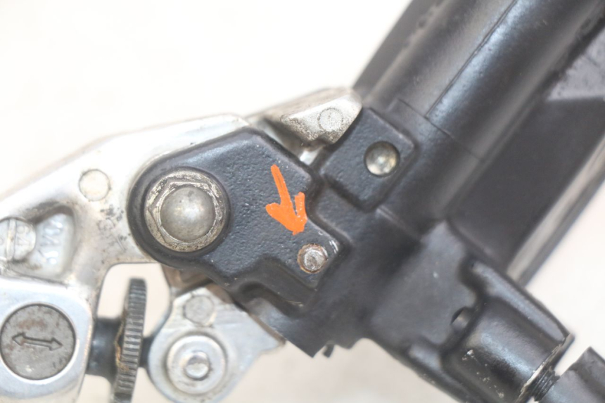 photo de CILINDRO MESTRE DIANTEIRO HONDA CBR F SC25 1000 (1989 - 1992) - Zoom do estado de desgaste