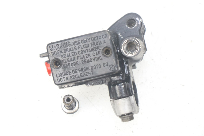 photo de CILINDRO MESTRE DIANTEIRO HONDA CBR R 125 (2003 - 2006) - Ampliação técnica